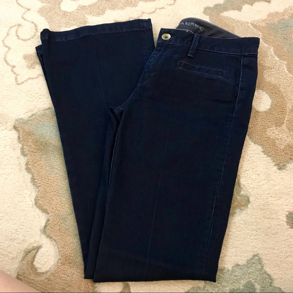 ✨EUC Banana Republic Dark Rinse Flared Jeans